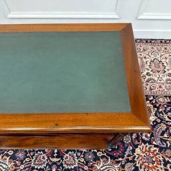 Tavolino inglese classico con piano in pelle verde, Credenze, Legno, Chesterfield (foto 9 di 10)