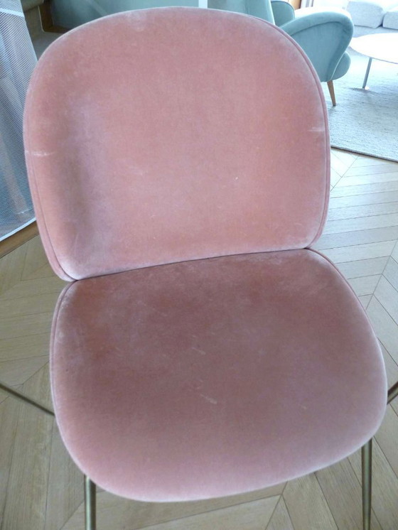 Image 1 of Set aus 8 „Beetle Dining Chair“-Stühlen in Samt von GUBI, Design Stine Gam & Enrico Fratesi