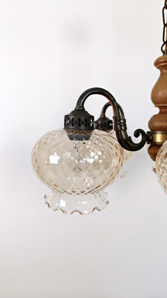 Lustre vintage en laiton à 5 lumières / Abat-jour en verre transparent ondulé style ouragan / Plafonnier (photo 4 of 11)