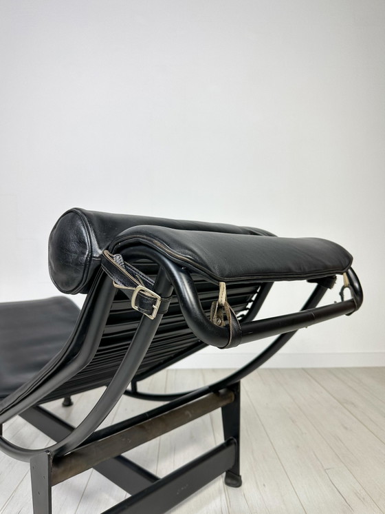 Image 1 of Chaise longue vintage LC4 di Le Corbusier Perriand Jeanneret per Cassina All Black