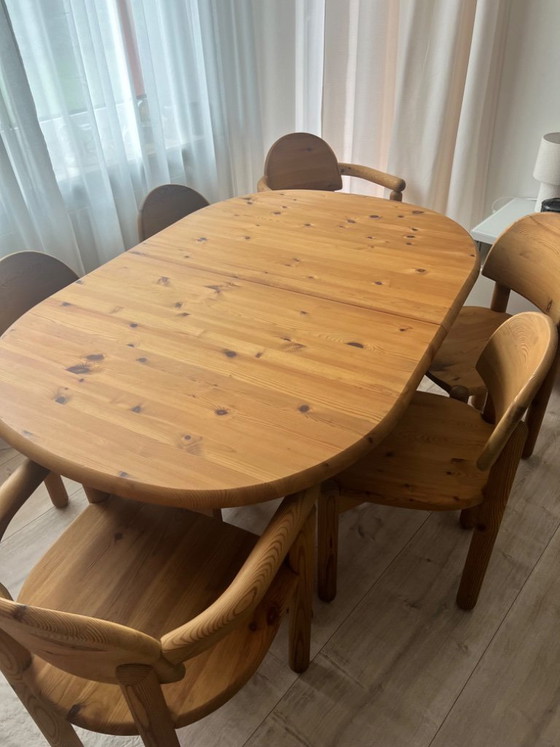 Image 1 of Attribué à Rainer Daumiller – Ensemble de salle à manger de design scandinave (années 1970) – table et 6 chaises en bois massif