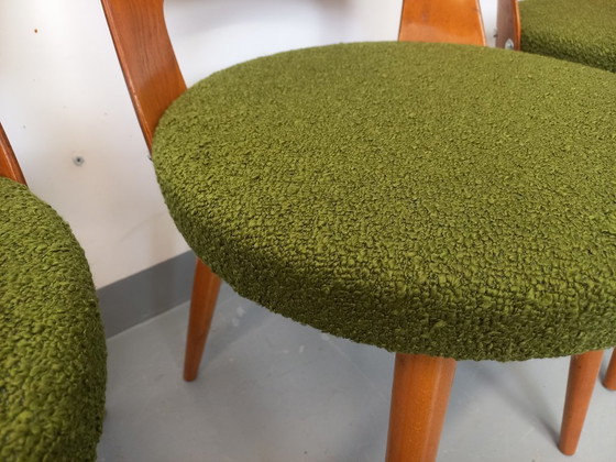 Image 1 of Set van 4 vintage Mondor stoelen van Baumann in hout en bouclé stof uit de jaren 60