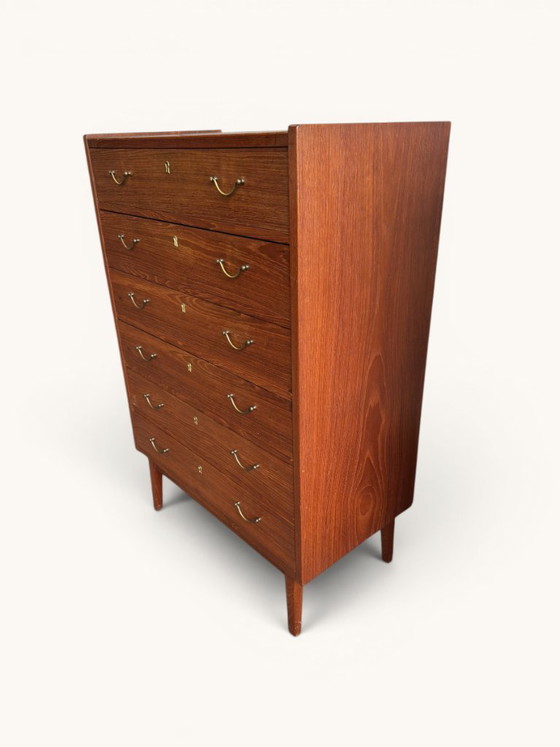 Cómoda danesa antigua "Tallboy" de teca con tiradores de latón. – Wood, Brass (photo 2 of 11)
