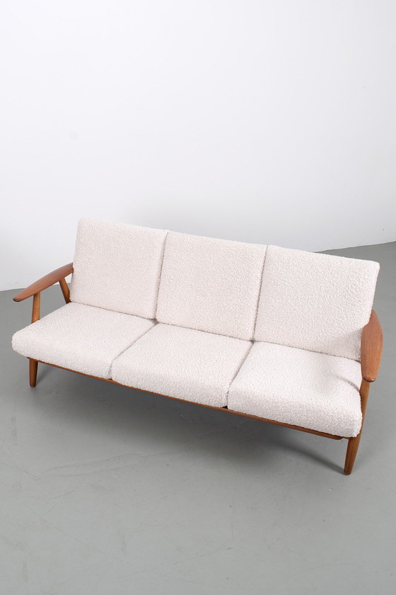Image 1 of Cigar sofa GE 240/3 by Hans Wegner