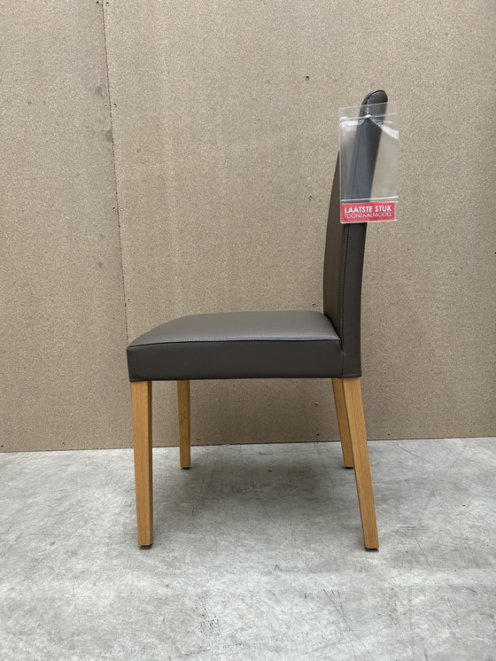 Image 1 of Hulsta stoel D21-2 natuureik toonzaalmodel