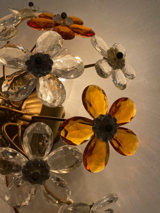 Wandlamp/plafondlamp toegeschr. Baguès ca. 1970, heldere en amberkleurige geslepen glazen bloemen – Wandlampen (photo 4 of 8)