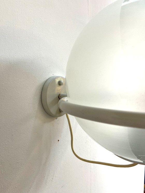 Image 1 of Lampada da parete in vetro opalino modello 239/1 di Gino Sarfatti per Artluce, 1970