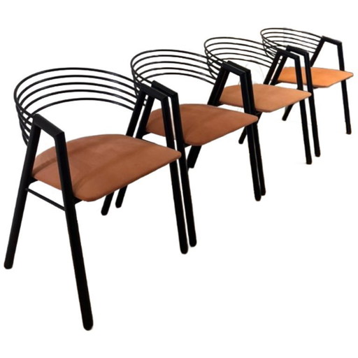 4er-Set – Skulpturale Stühle aus schwarzem Stahl im Stil der 1980er mit Sitzen in Pfirsich-Terrakotta