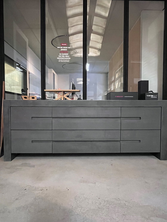 Image 1 of Grijs Dressoir / Woonbeton