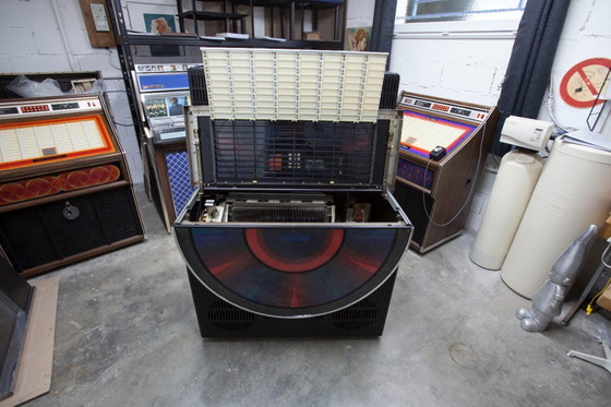 Image 1 of Gerestaureerde en onderhouden Seeburg Sunstar jukebox uit 1976 met 80 schijven en 160 nummers.