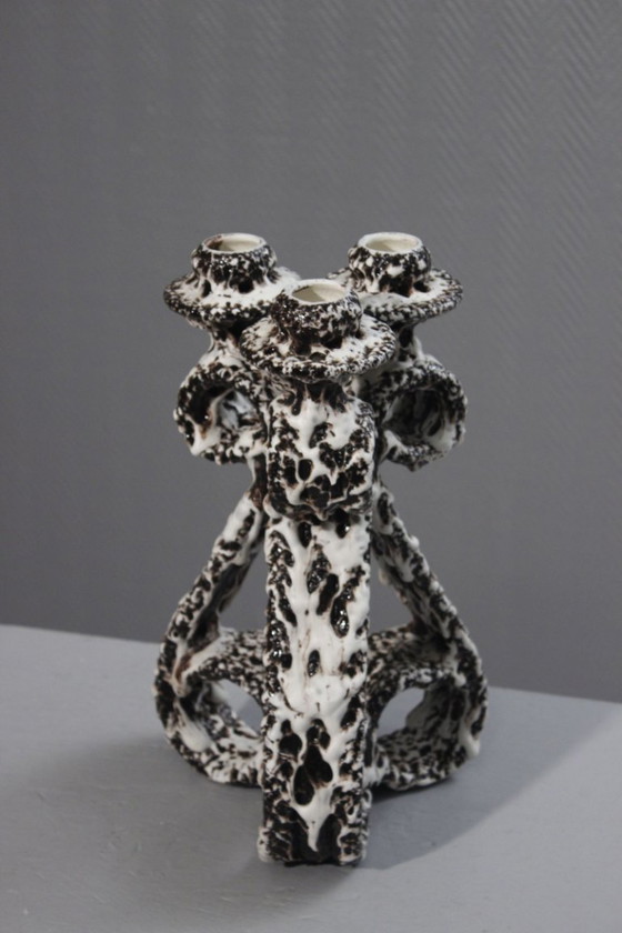 Image 1 of Marius Giuge a Vallauris - Grande candelabro brutalista in ceramica con smalto lava, anni '50