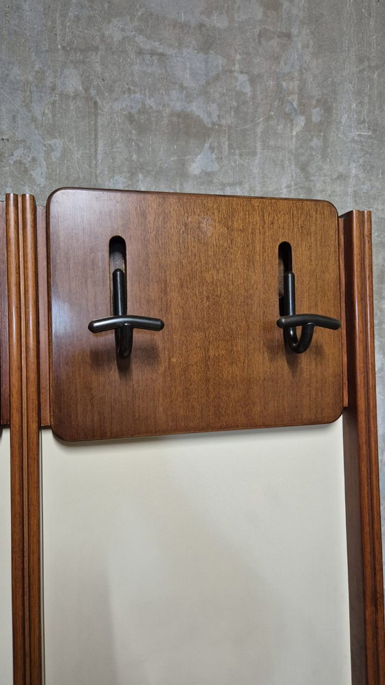 Portemanteau Mural Vintage Mid-Century, Bois et Panneaux Crème, Tchécoslovaquie, 7 x 90 x 175 cm (photo 6 of 7)