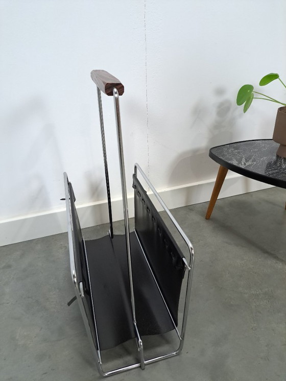 Image 1 of Design Voss jaren 70 leren tijdschriftenrek met chroom