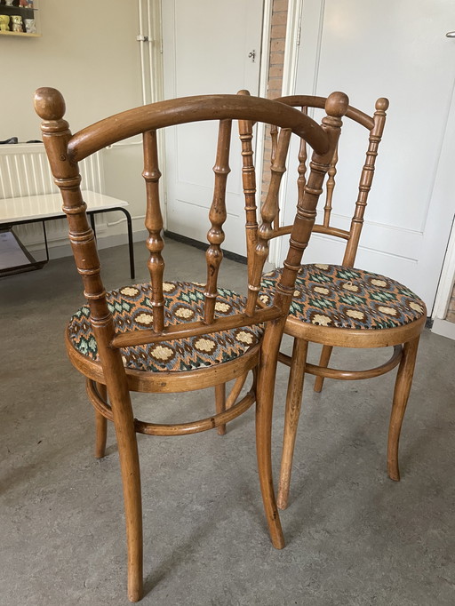 Twee eetkamerstoelen J&J Kohn, Wien