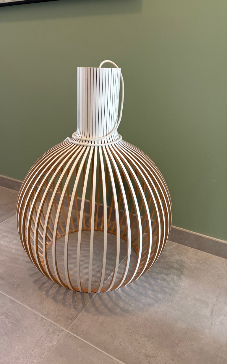 Secto Design Octo 4240 | €350 | Whoppah