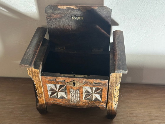 Piccolo portagioie antico a forma di poltrona bretone intagliata, Oggetti decorativi, Legno, Marrone (foto 4 di 15)