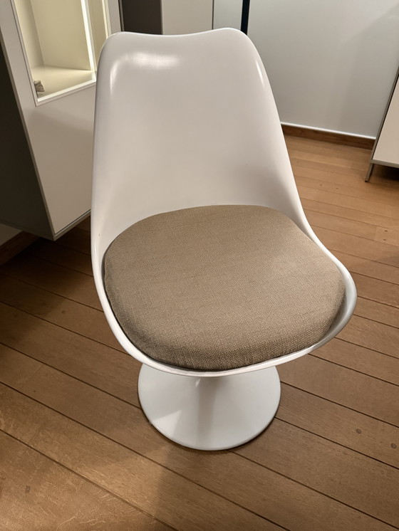 Image 1 of 3 Knoll Tulip stoelen Eero Saarinen origineel uit de 70’ies
