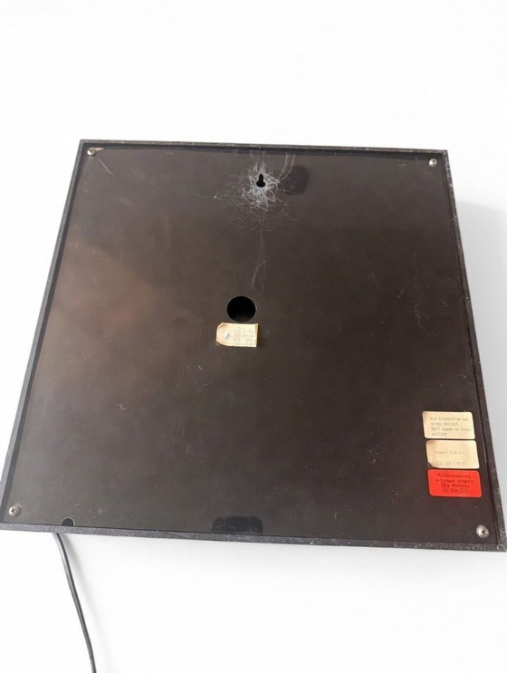 Image 1 of Porte-clés néon Zeldzame Memphis Stijl « Present Time »