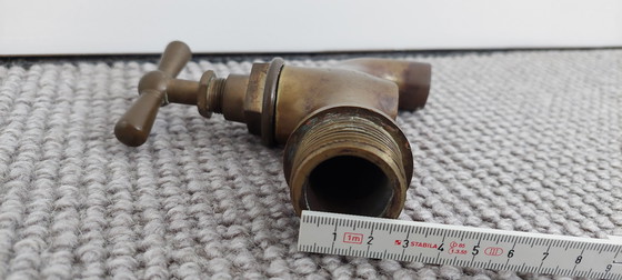 Image 1 of Grifo exterior de latón antiguo