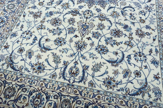 Image 1 of Alfombra oriental Nain 9La anudada a mano con contenido de seda - 303 x 197 cm