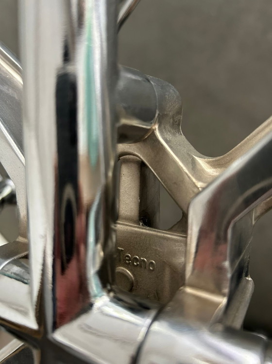 Image 1 of Nom du tableau de Norman Foster pour Tecno