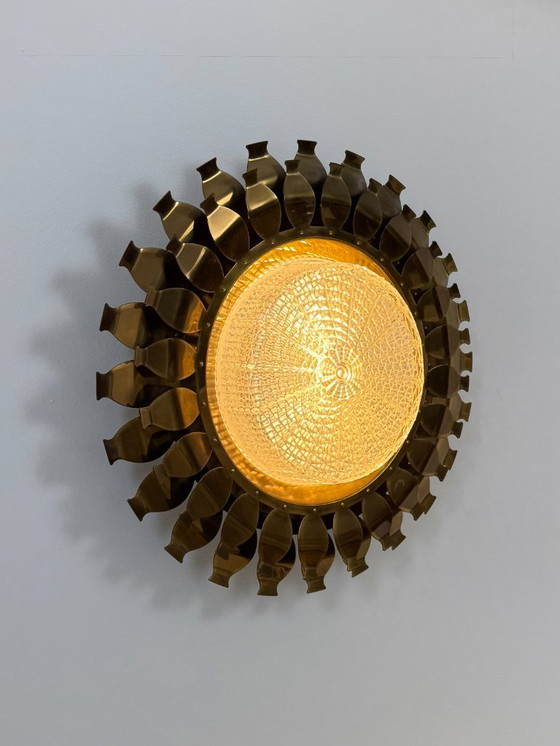 Image 1 of Applique da parete vintage in ottone e vetro stampato pressato, Svezia, 1960