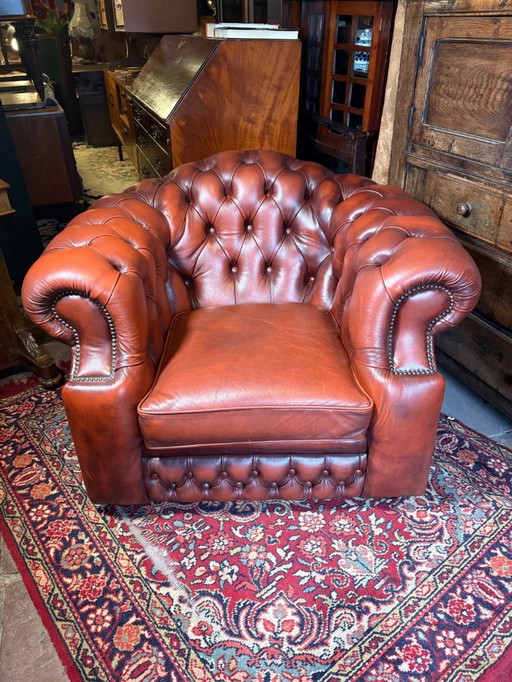 Vintage Leather Chesterfield Tub Chair – Gentleman’s Chair  Classic English Design • Comfortable • Timeless Style  A beautiful v