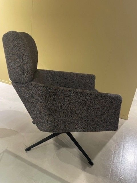 Capa Draaifauteuil Guijarro – Cloak (photo 2 of 5)
