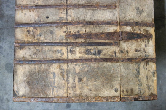 Image 1 of Antike Hochzeitstruhe aus Holz und Eisen, Indien, 19. Jahrhundert