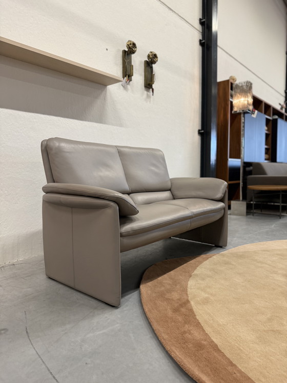 Image 1 of Canapé 2 places Leolux Catalpa en cuir gris