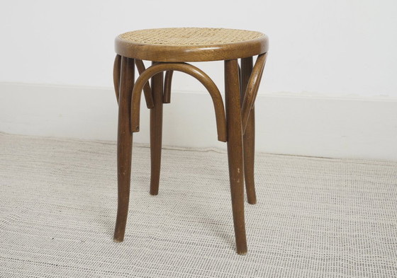 Sgabello vintage in stile Thonet in canna curvata, supporto per piante con seduta rotonda in rattan, (photo 3 of 16)