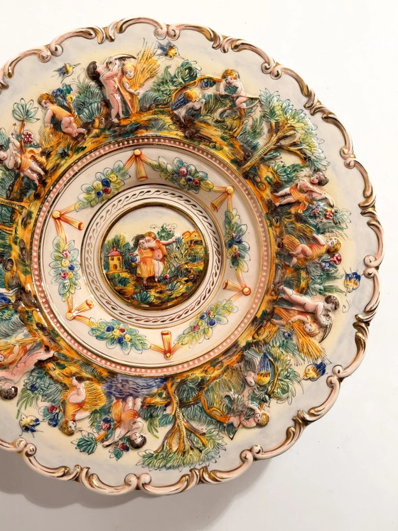 Large Capodimonte Porcelain Plate, Hand-Painted and Embossed, 1950s – Decorative Objects (photo 3 of 11)