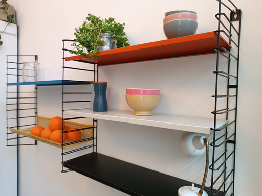 Perchero de pared Tomado, vintage años sesenta, con cesta