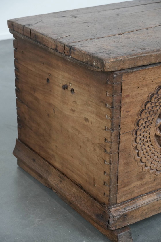 Image 1 of Antique Spanish chest made of walnut wood with beautiful carvings