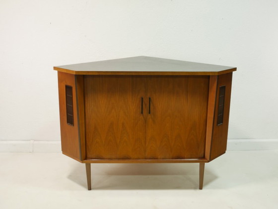 Image 1 of Vintage hoekkast / tv-meubel, walnootfineer, jaren 60, Mid Century, Duitsland