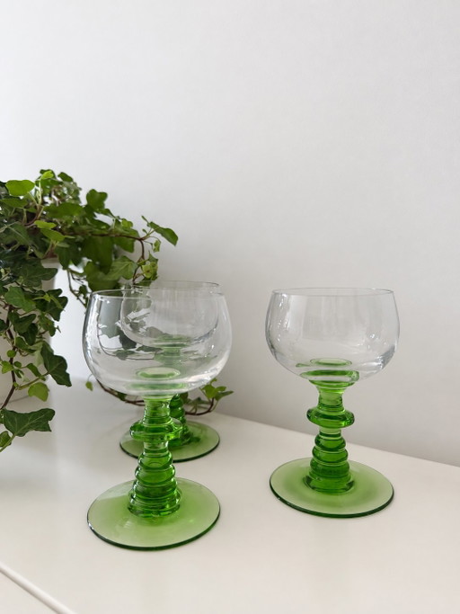 Set aus 3 Vintage-Weingläsern mit grünem Fuß – glazen karaffen, Glass (photo 2 of 5)
