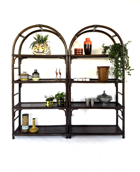 Image 1 of Set di 2 armadietti ad arco vintage in rattan degli anni '60