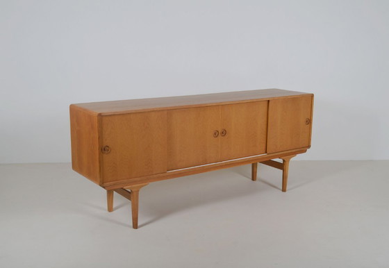 Image 1 of Dänisches minimalistisches Sideboard aus heller Eiche, 1960er Jahre