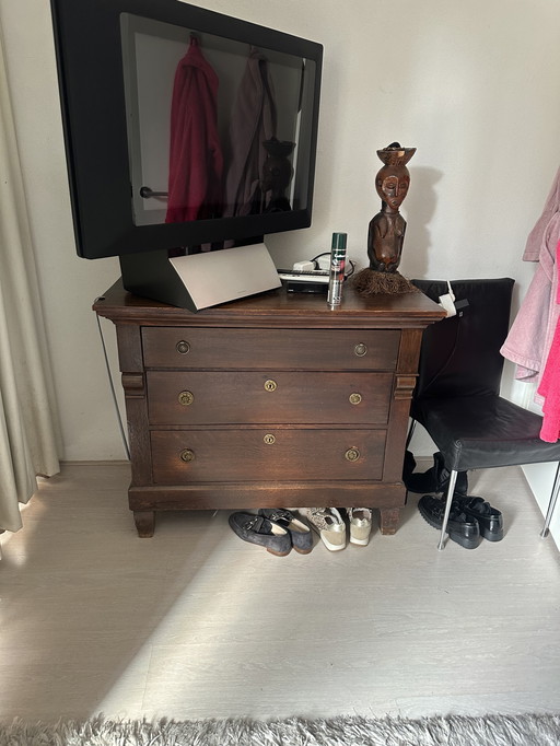 Beautiful antique chest of drawers