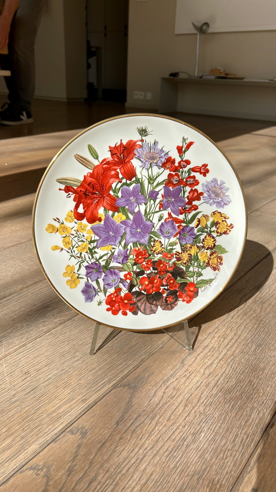 Image 1 of Collezione di piatti in porcellana Franklin "Fiori dell'anno" della Royal Horticultural Society