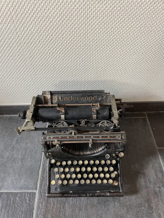 Antike Underwood Nr. 5 Schreibmaschine. 1915–1925 – Dekorative Objekte, Cast Iron, Metal (photo 4 of 14)