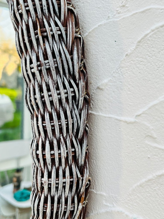 Image 1 of Vintage ovale spiegel van gevlochten riet uit de jaren 60.