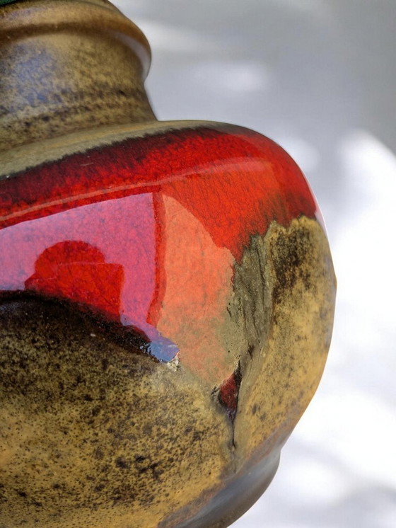 Image 1 of Ruscha modello 851-20 - Vaso d'epoca, ceramica della metà del secolo scorso in marrone-nero con smalto rosso a correre