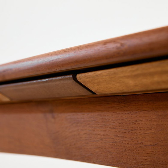 Image 1 of MK11104 Table de salle à manger restaurée en teck et chêne