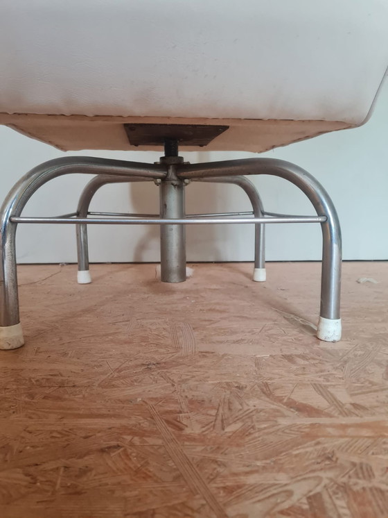 Image 1 of Witte Vinyl Salonstoel 1960's, VS
