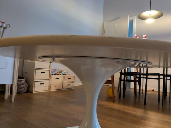 Image 1 of Vintage retro design tulip table white 