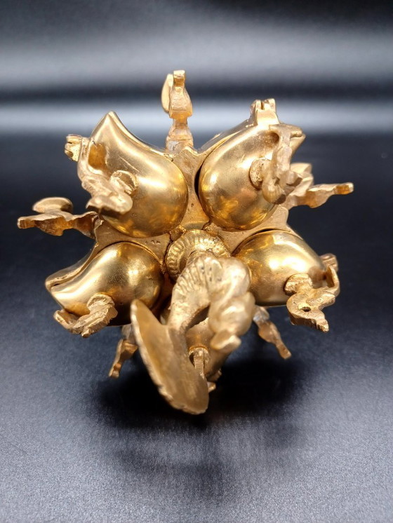 Image 1 of Antike Puderdose aus Messing für hinduistisches Make-up, Ende des 19. Jahrhunderts