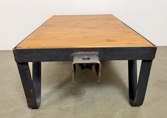 Image 1 of Carrito de mesa de centro industrial negro, década de 1960.