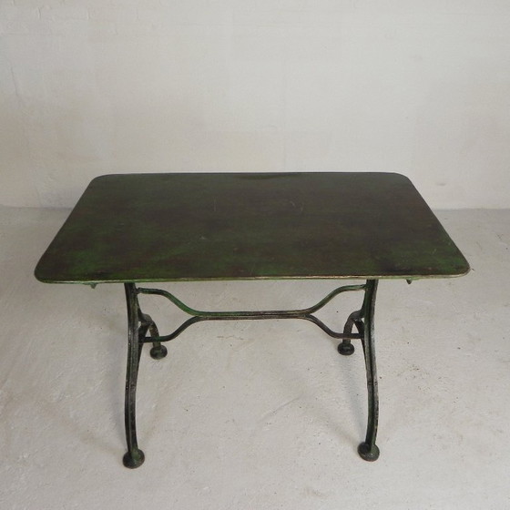 Image 1 of Table de bistro en acier, table de jardin à profil en T incurvé, années 1950