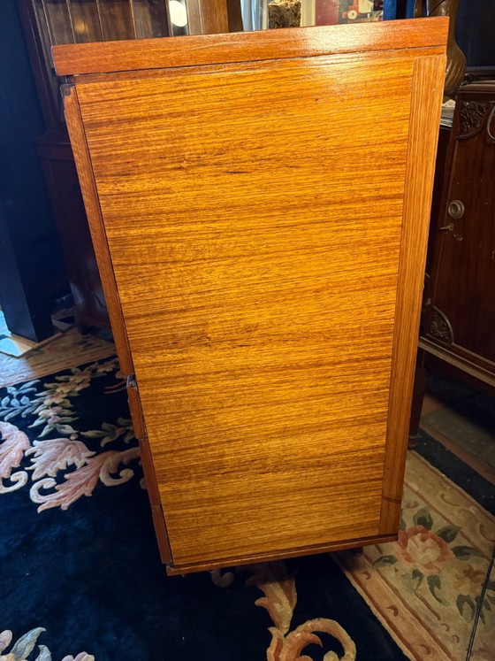 Image 1 of Mid-Century retro vintage teakhouten bureau van Meredew uit 1960. Groot schrijfoppervlak • Deens design • Elegante opbergruimte